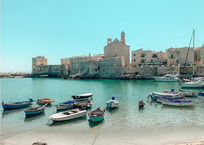 Piazza Duomo - Medieval Puglia\'S House